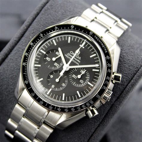 omega speedmaster moonwatch professional 42 moonphase